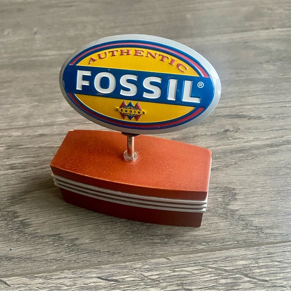Fossil Authentic Sign Decor - Picture 2 of 7